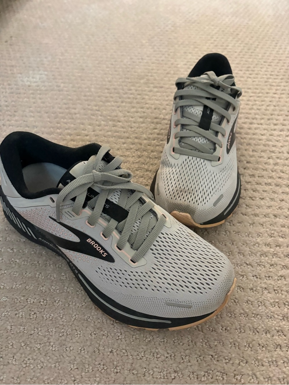 Brooks Women's Adrenaline GTS Athletic Running Shoes - Light Gray, Black Size 8